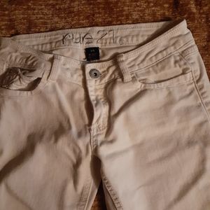 Rue 21 white capris size 3/4